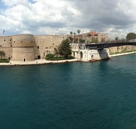 Holiday House * Taranto